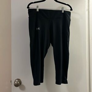 Women’s Under Armour Heatgear Crop Compression pants size XL